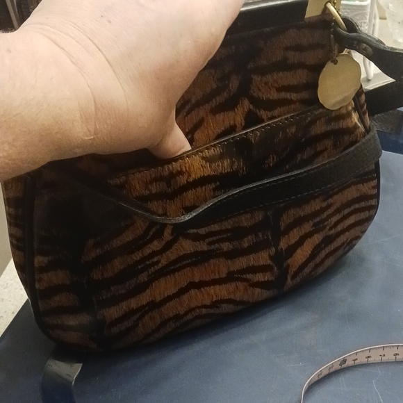 Exotic Brown and Black Crossbody Bag with Gold Clasp - Picture 8 of 12